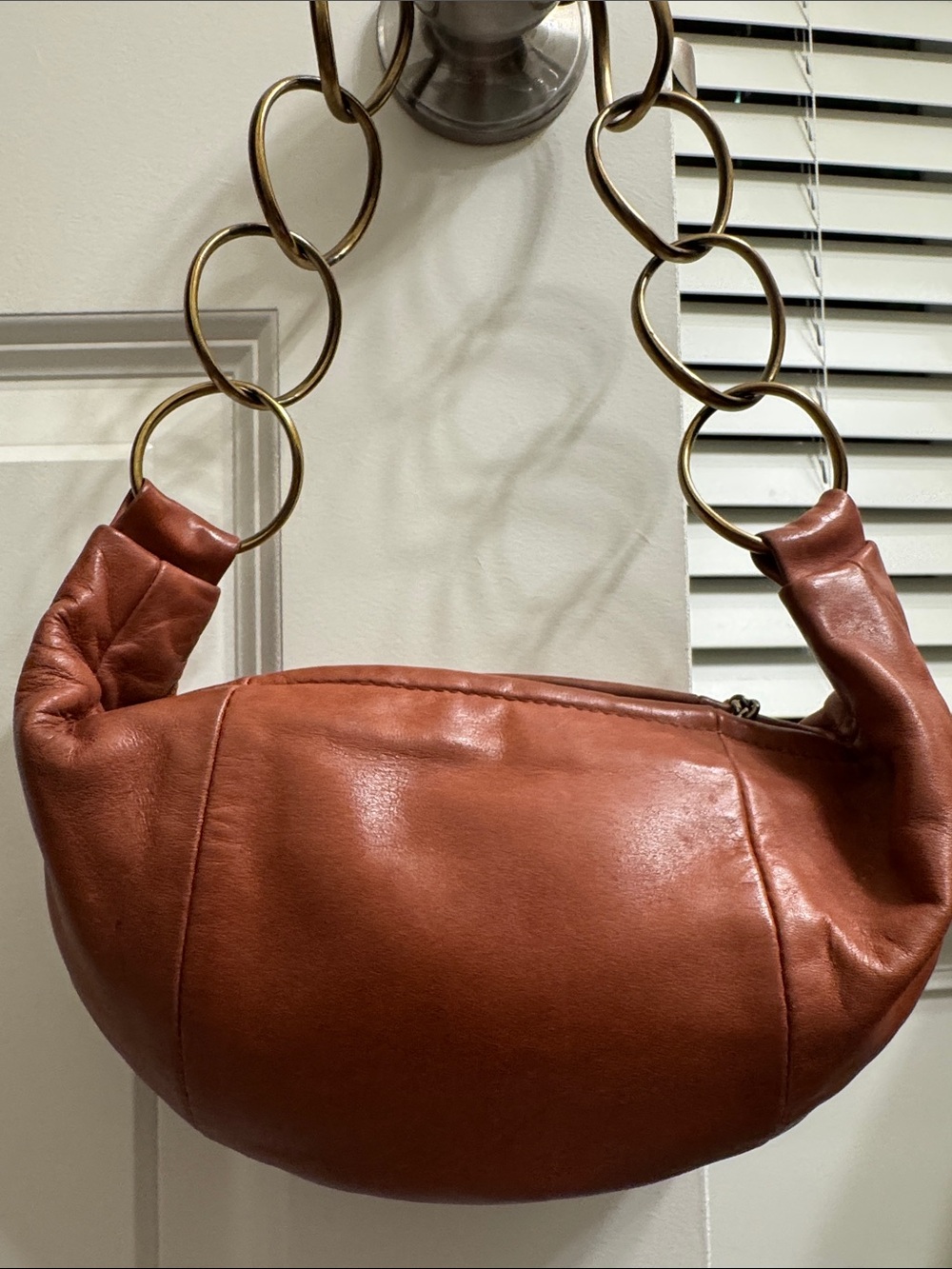 Chanel Vintage Chain-Handle Crescent Shoulder Bag in Mauvey Pink - Picture 4 of 6